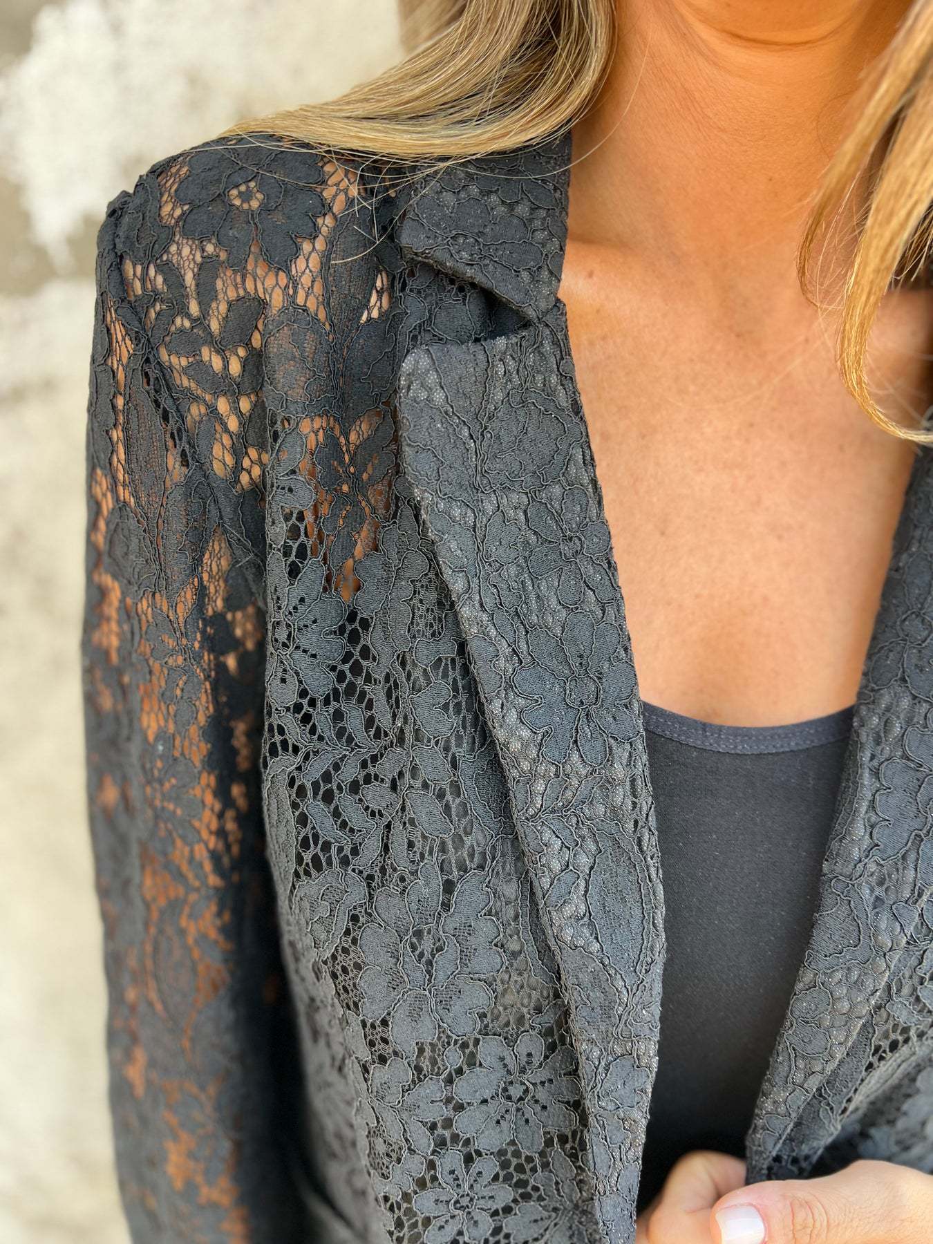Blazer trasparente con ricami floreali