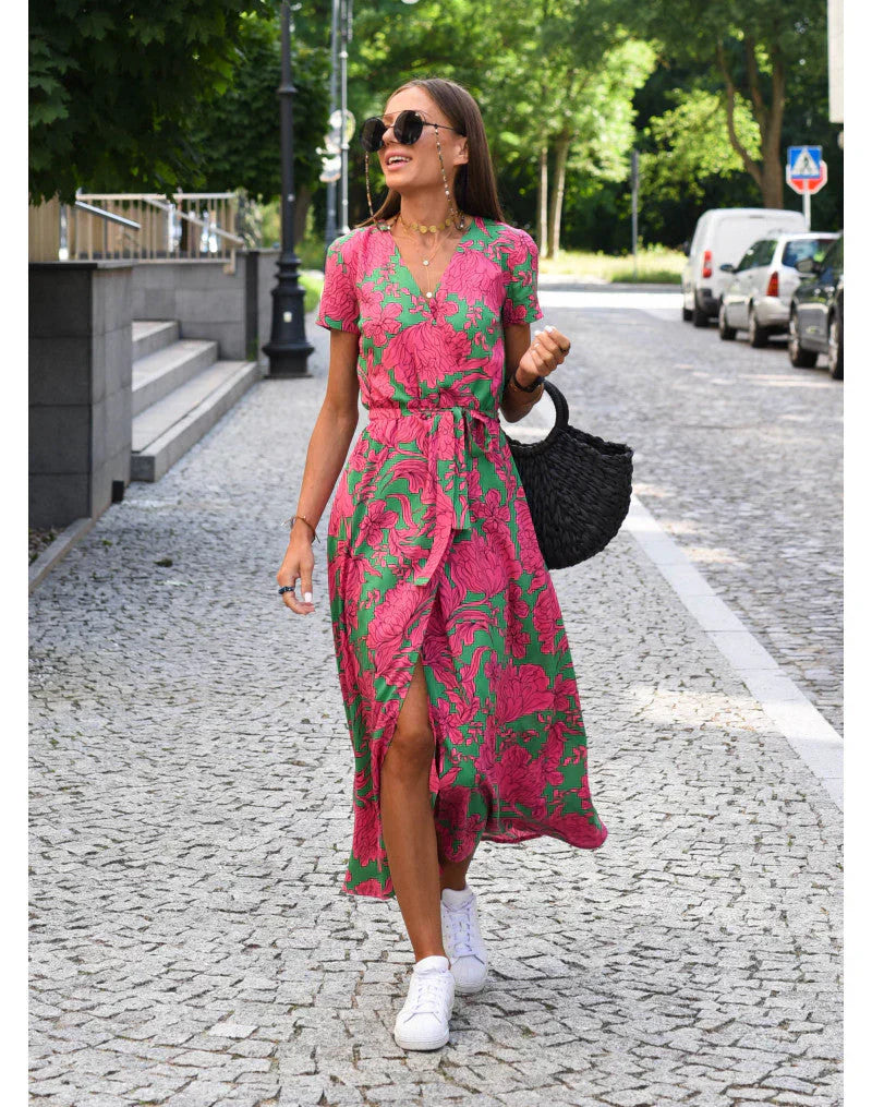 Elegante jurk met een V-hals en buikbedekking