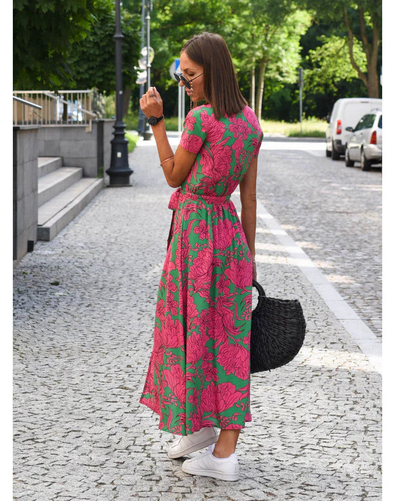 Elegante jurk met een V-hals en buikbedekking