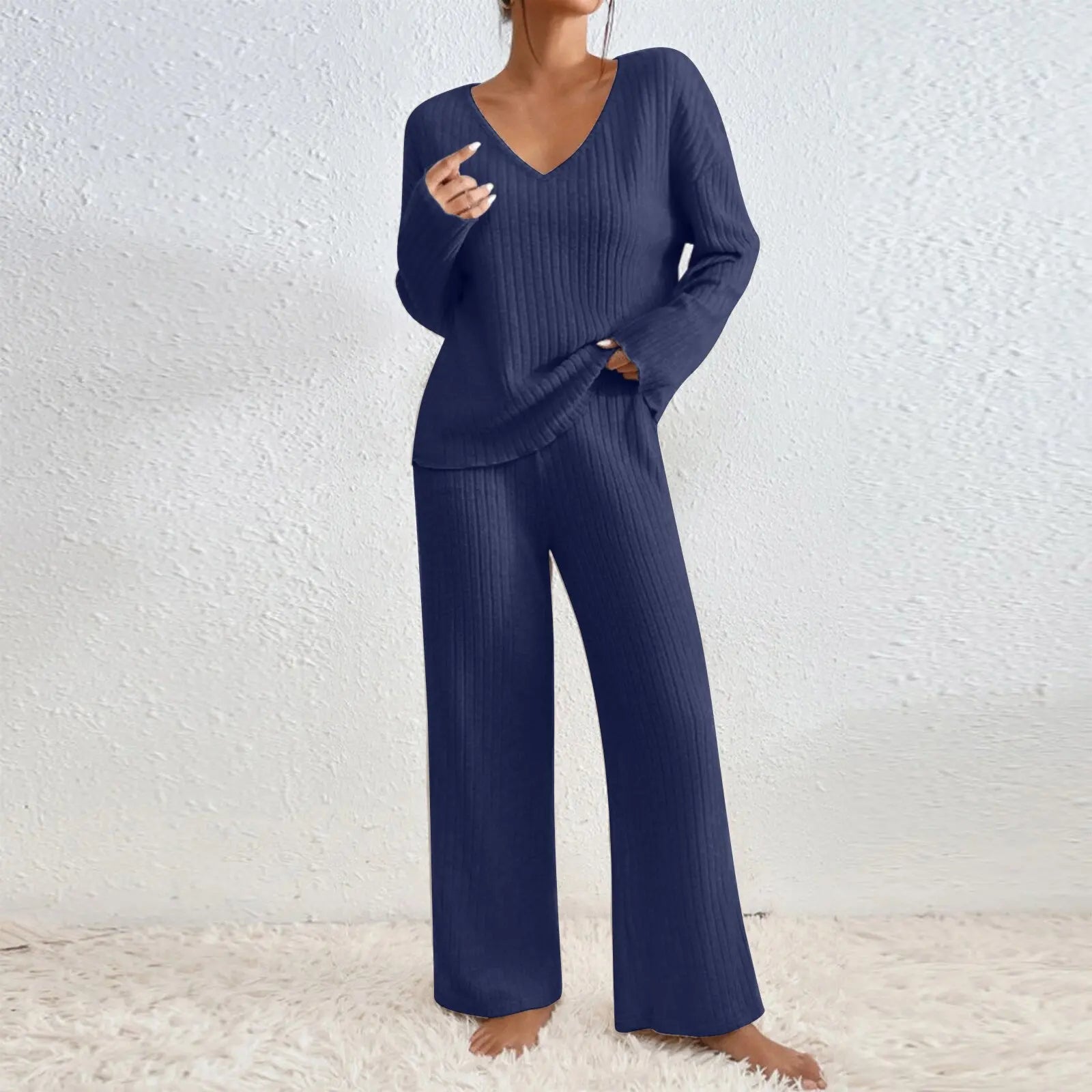Tweedelige outfit met rechte broek en V-hals top