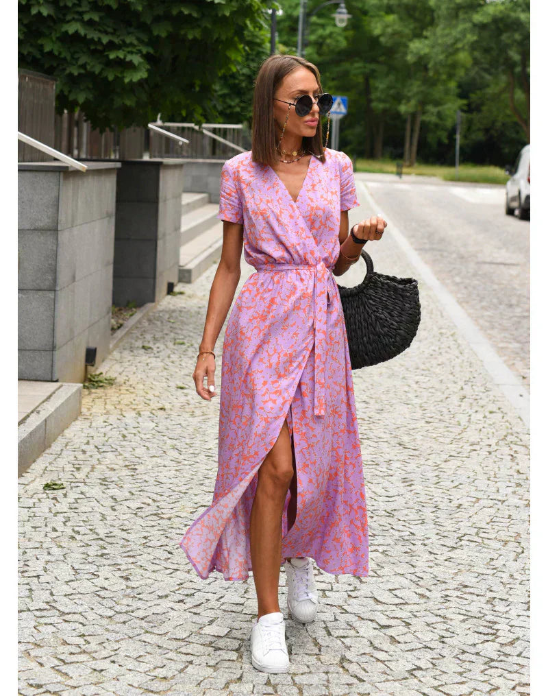 Elegante jurk met een V-hals en buikbedekking