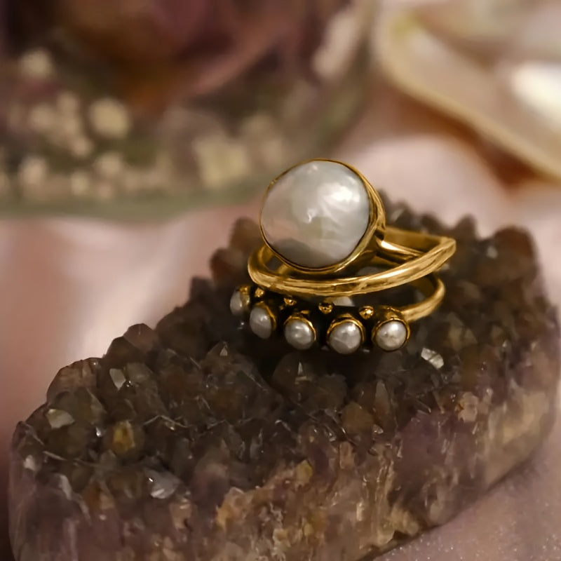 Vintage ring met kunstparel en lagerontwerp