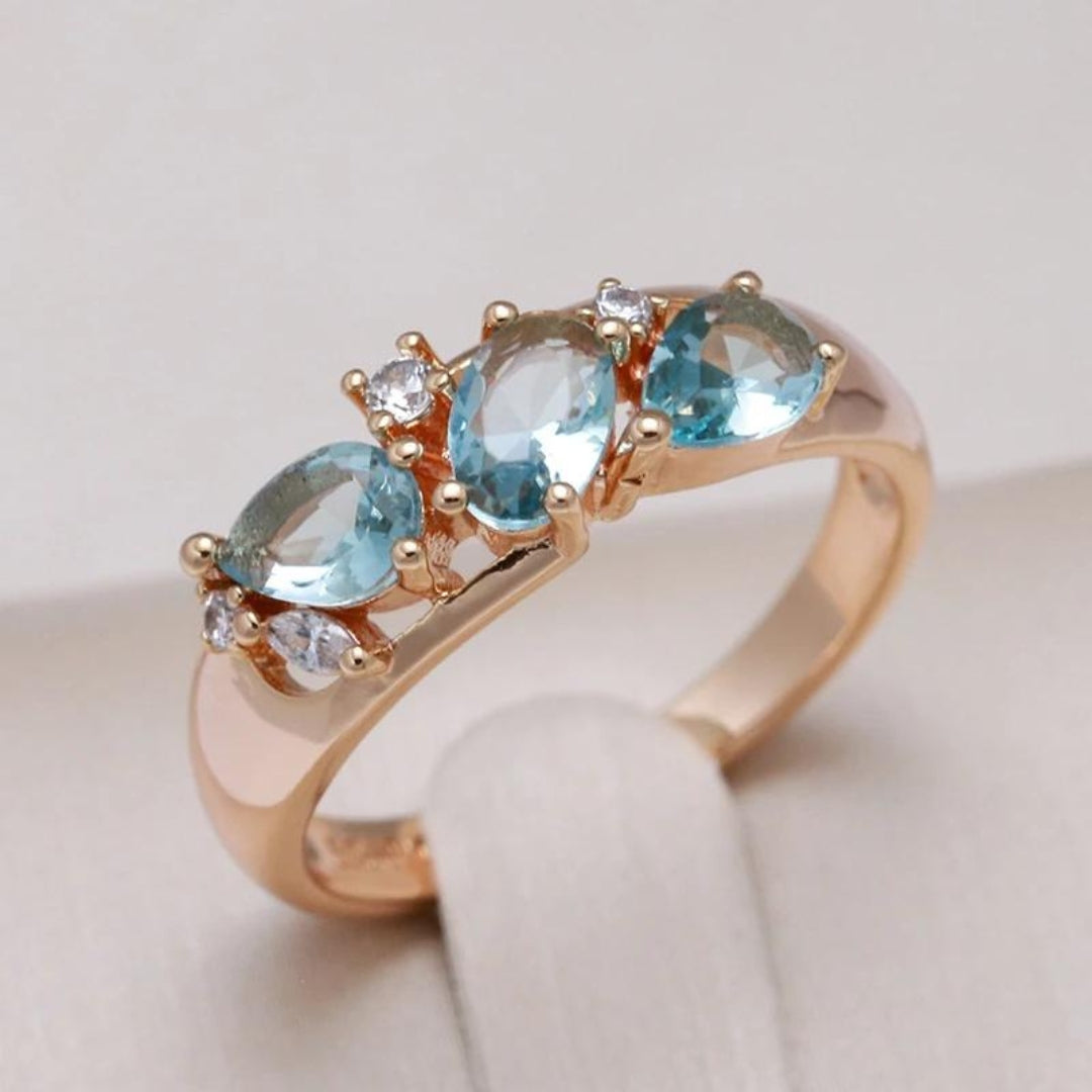 Elegante blauwe vintage zirkonia ring in goud