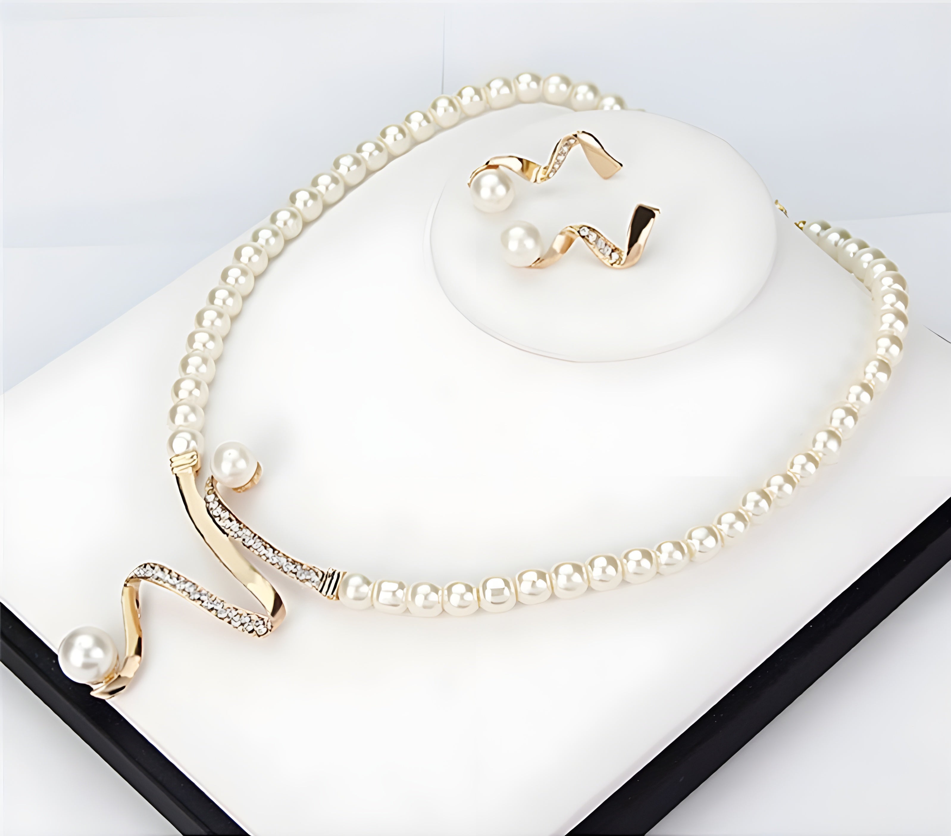 Sieradenset met parels – ketting & oorbellen