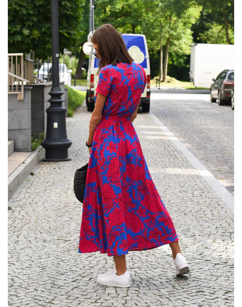 Elegante jurk met een V-hals en buikbedekking