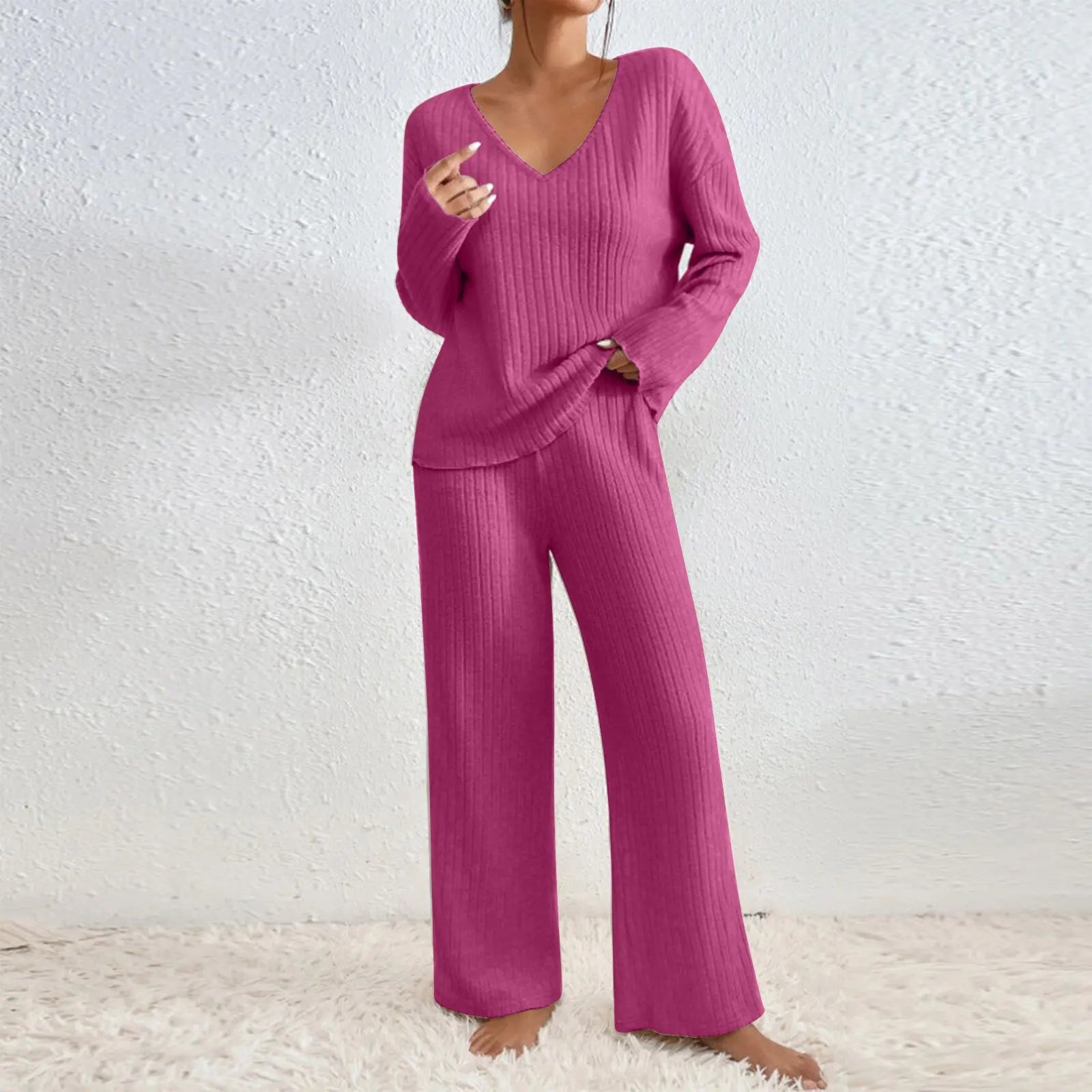 Tweedelige outfit met rechte broek en V-hals top