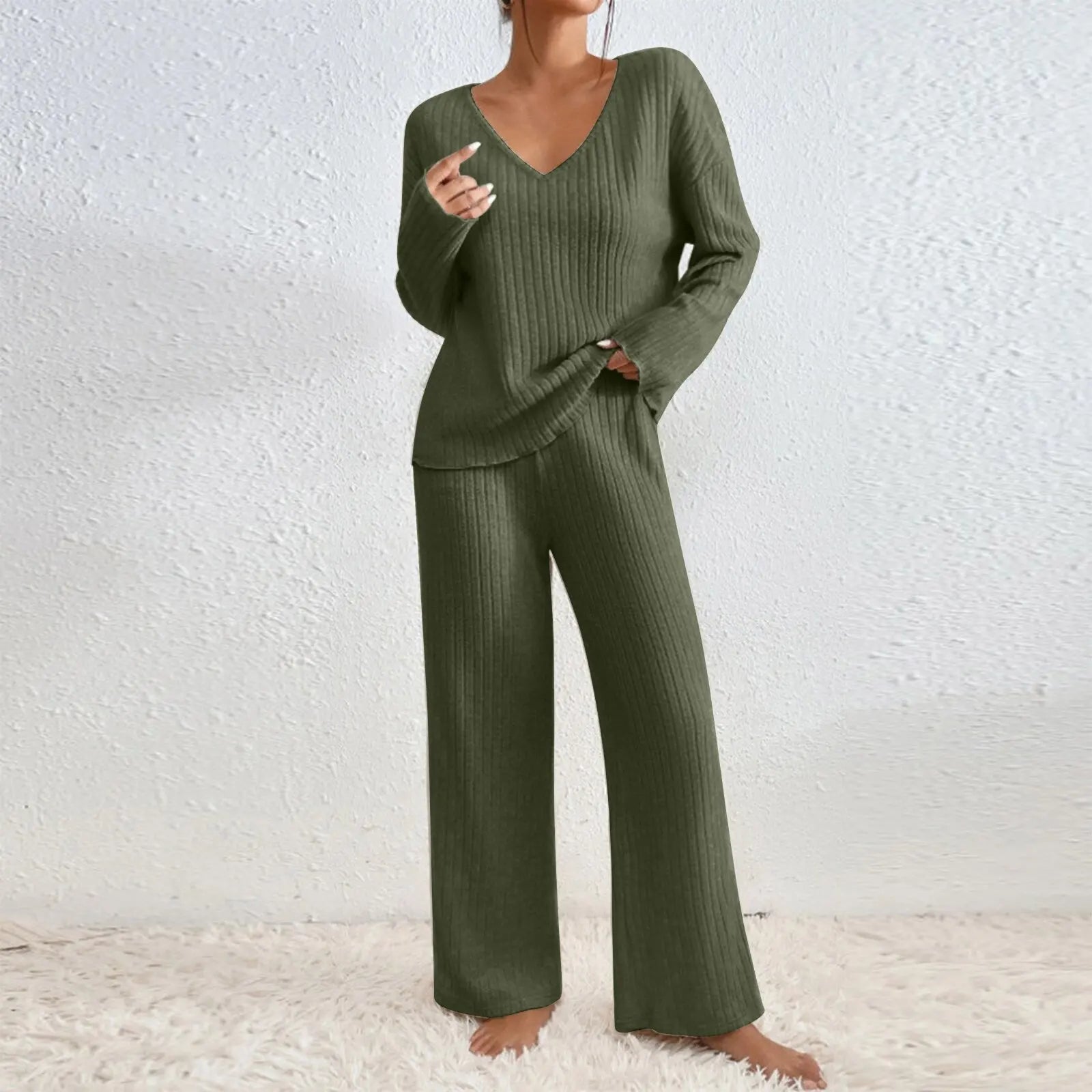 Tweedelige outfit met rechte broek en V-hals top