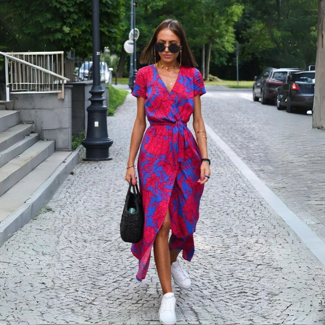 Elegante jurk met een V-hals en buikbedekking