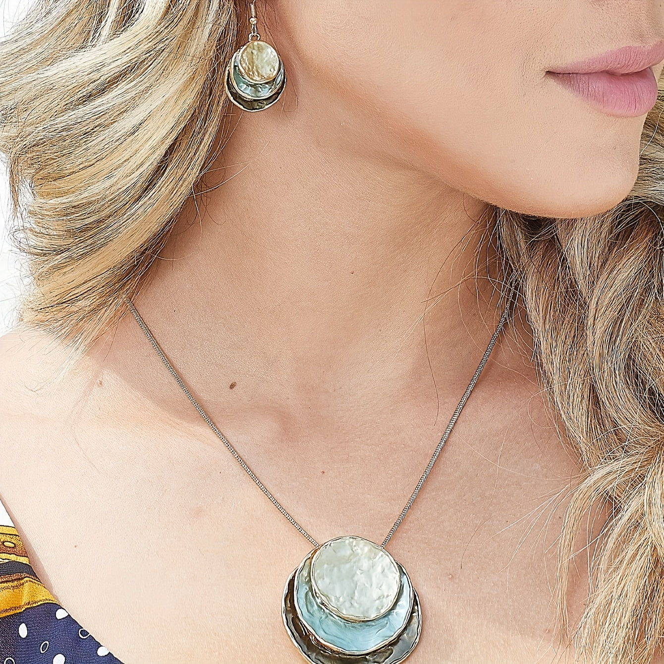 Boho sieradenset – oorbellen & ketting in retro multicolor stijl