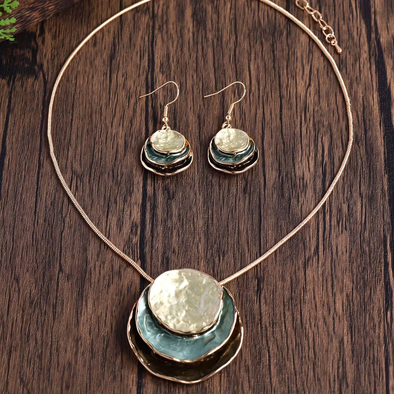 Boho sieradenset – oorbellen & ketting in retro multicolor stijl