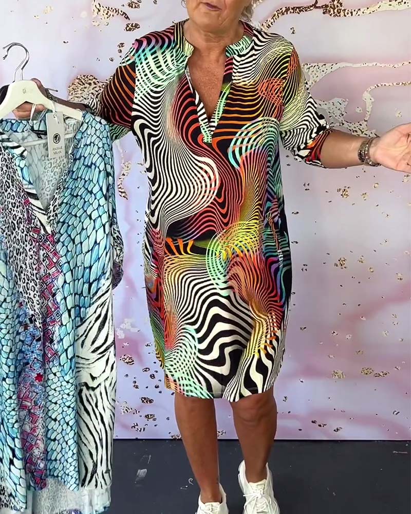 Vestito Colorato con Scollo a V